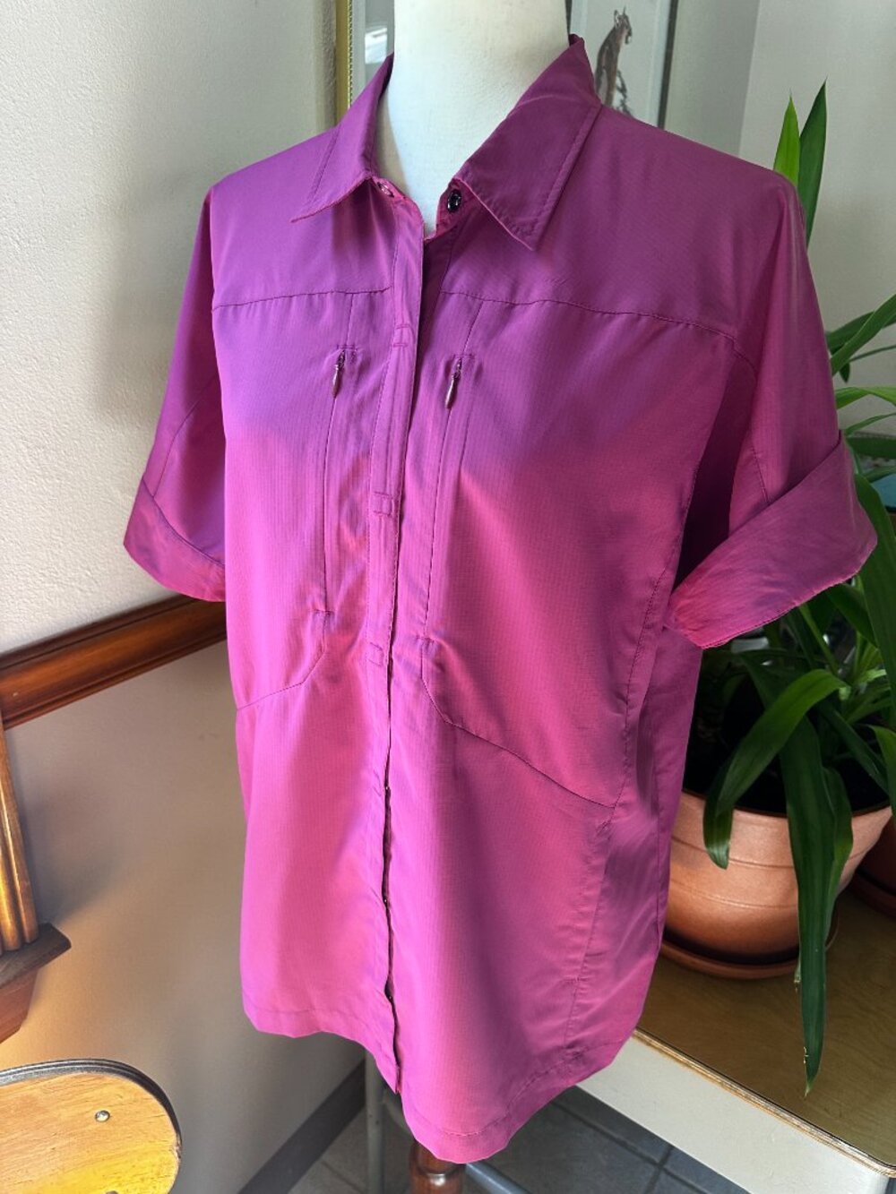 Royal Robbins Women's Expedition Tech Shirt, Magenta Pink, L, Like New